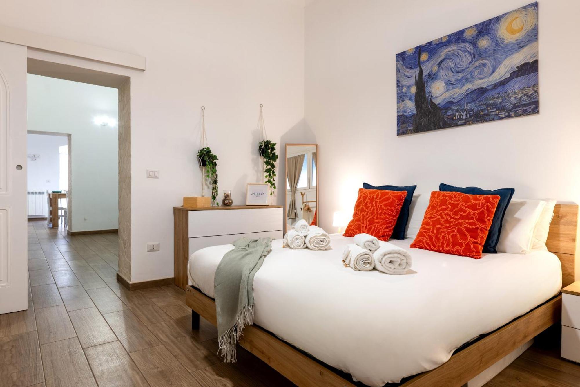 Modern Stone Apartment In The Heart Of Bari Exterior foto