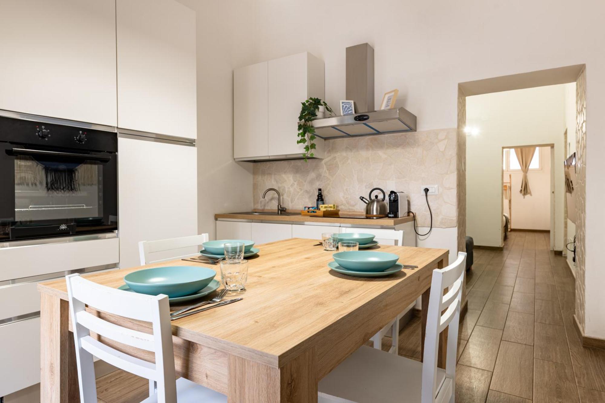 Modern Stone Apartment In The Heart Of Bari Exterior foto